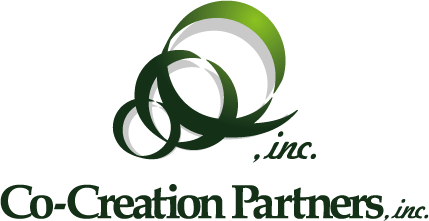 経営コンサルタントと立体的と緑のロゴ